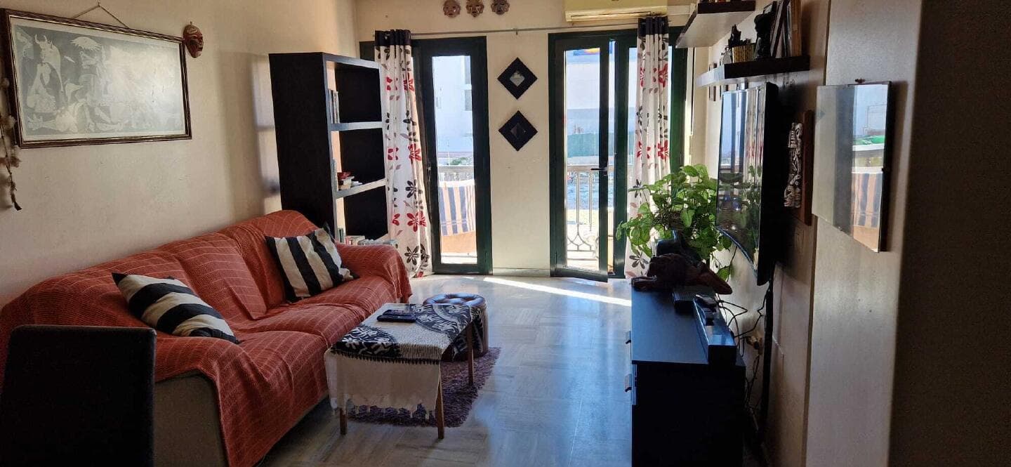 Piso en Venta en Fuengirola por 255.000€: 2 Habitaciones, Piscina y Parking