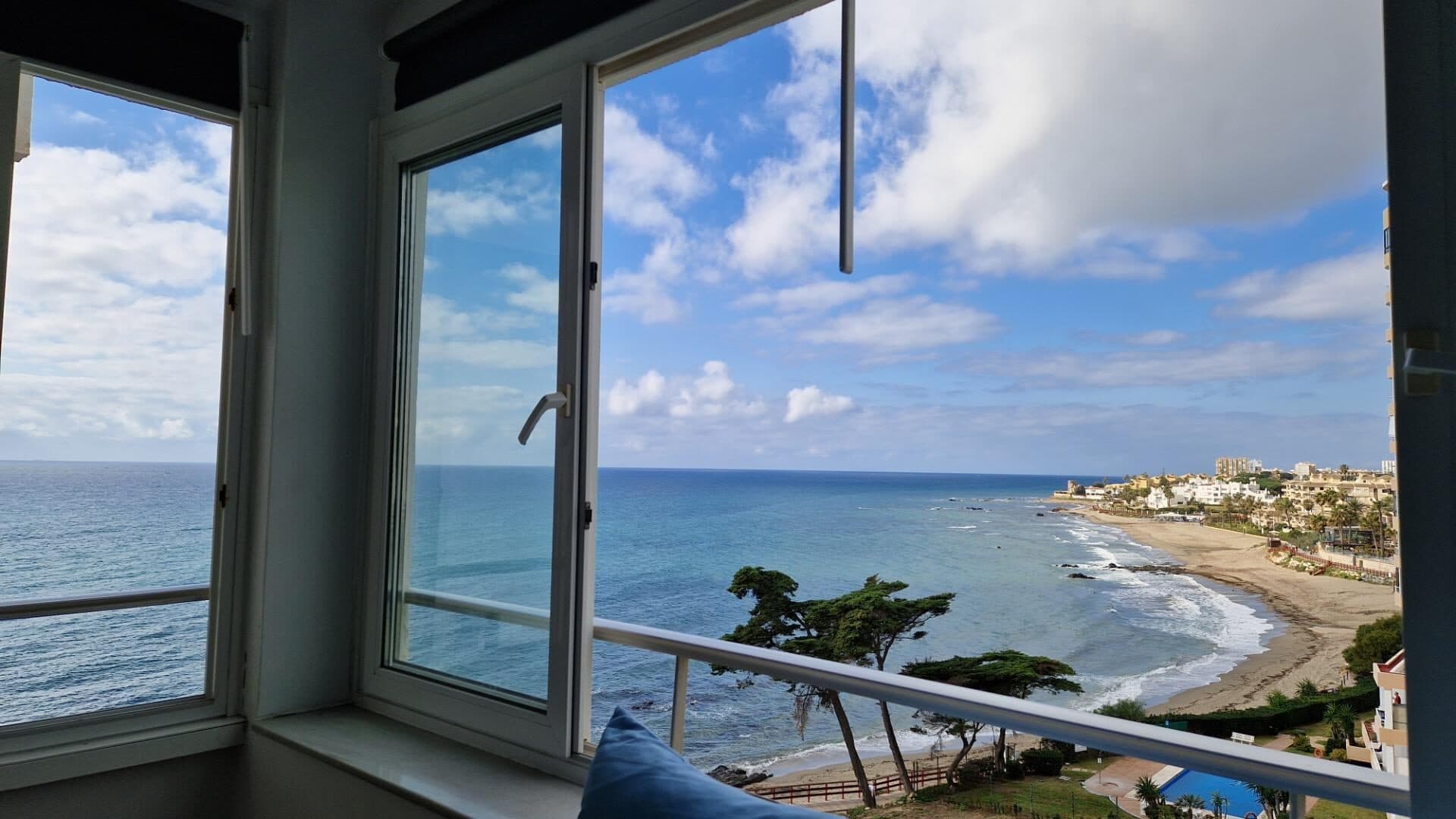 Piso con Vistas al Mar y Licencia Turística | Mijas Costa – El Juncal